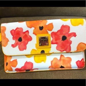 Dooney & Bourke Milly wristlet/clutch